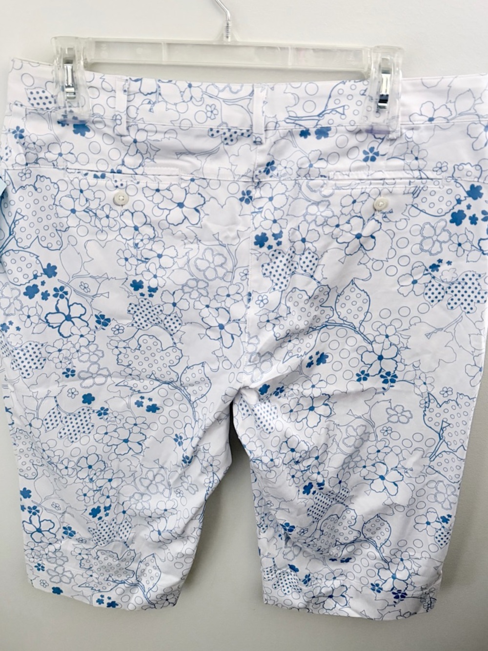 NWT Lady Hagen White Floral Bermuda Golf Shorts Size 10 Resort Cotton Stretch - Picture 6 of 6